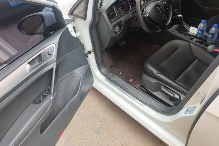 Used Volkswagen Golf 2018 1.6L Automatic Comfort Model Driver Seat