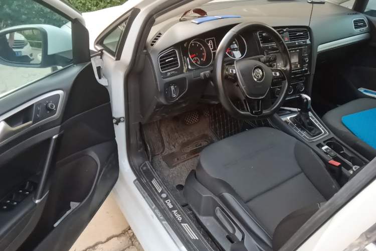 Used Volkswagen Golf 2018 1.6L Automatic Comfort Model Driver Seat