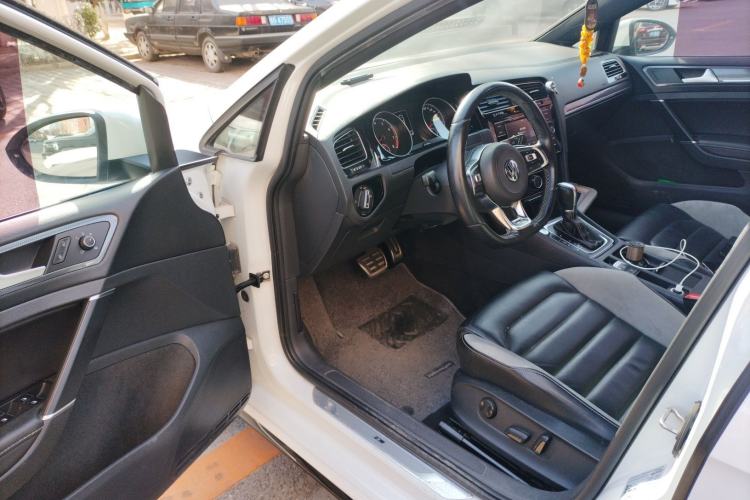 Used Volkswagen Golf 2018 280TSI Automatic R-Line Model Driver Seat