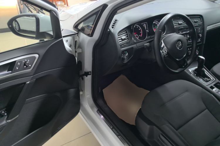 Used Volkswagen Golf 2018 1.6L Automatic Comfort Model Driver Seat