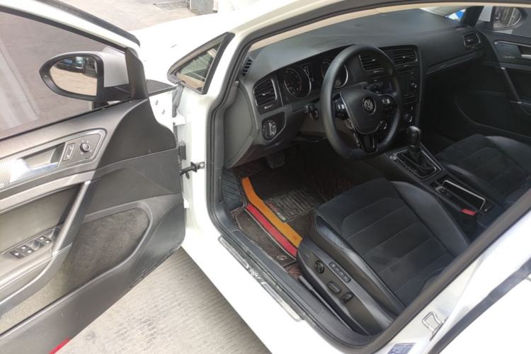 Used Volkswagen Golf 2018 230TSI Automatic Luxury Version Driver Seat