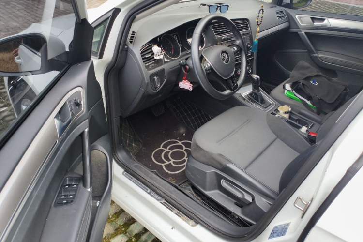 Used Volkswagen Golf 2018 1.6L Automatic Comfort Model Driver Seat