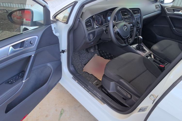 Used Volkswagen Golf 2018 1.6L Automatic Comfort Model Driver Seat