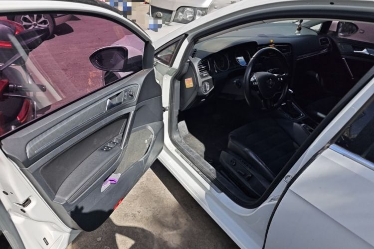 Used Volkswagen Golf 2018 230TSI Automatic Luxury Version Driver Seat