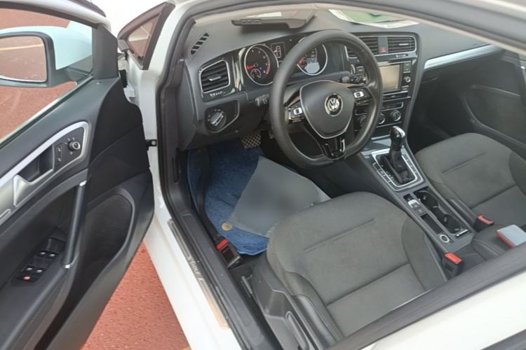 Used Volkswagen Golf 2018 230TSI Automatic Comfort Model Driver Seat