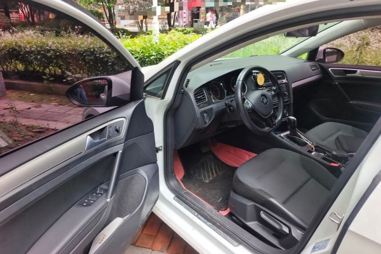 Used Volkswagen Golf 2018 230TSI Automatic Comfort Model Driver Seat