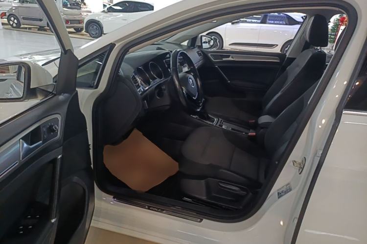 Used Volkswagen Golf 2018 1.6L Automatic Comfort Model Driver Seat