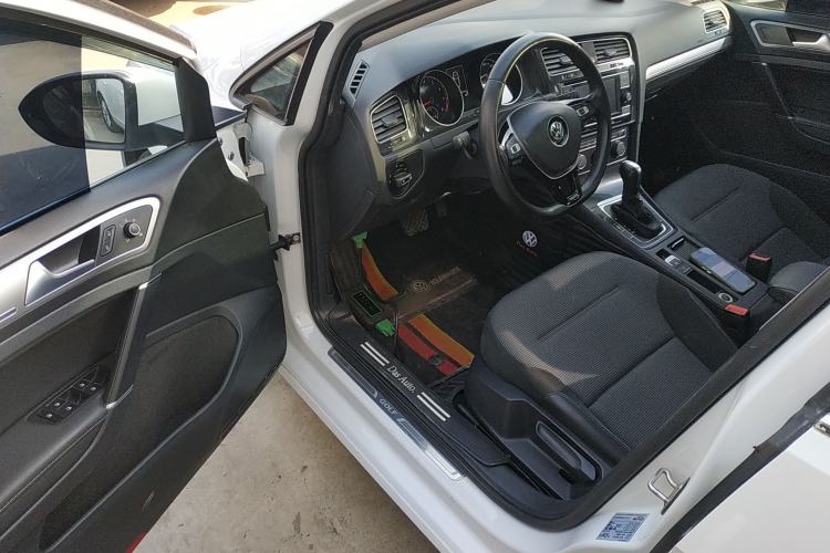 Used Volkswagen Golf 2018 230TSI Automatic Comfort Model Driver Seat