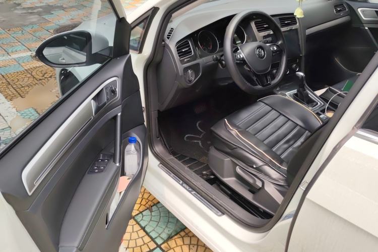 Used Volkswagen Golf 2018 1.6L Automatic Comfort Model Driver Seat