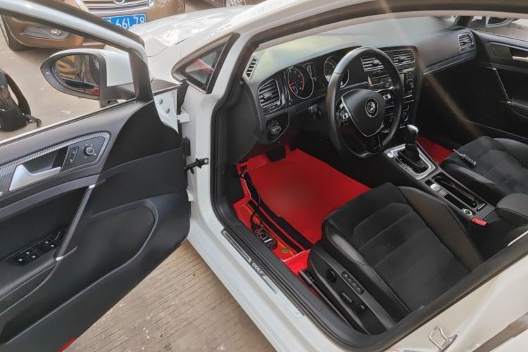 Used Volkswagen Golf 2018 230TSI Automatic Luxury Version Driver Seat