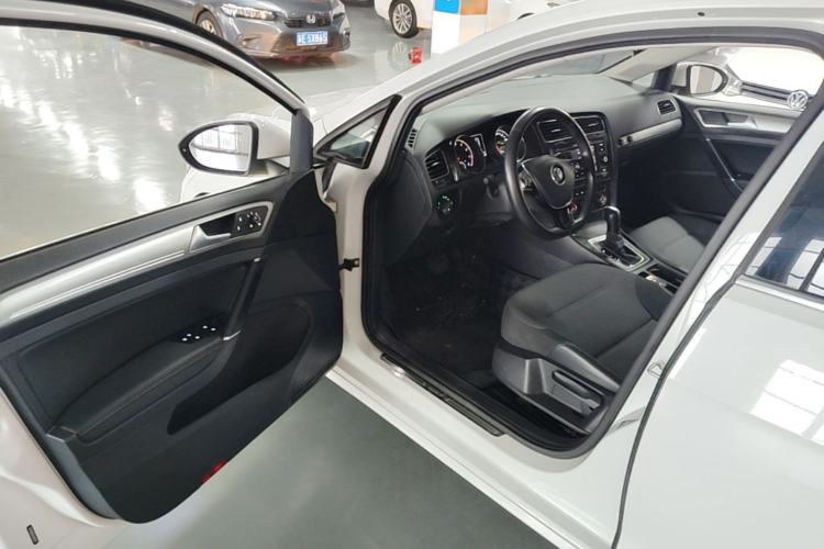 Used Volkswagen Golf 2018 1.6L Automatic Comfort Model Driver Seat