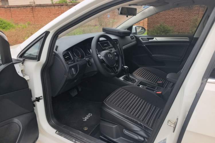 Used Volkswagen Golf 2018 1.6L Automatic Comfort Model Driver Seat