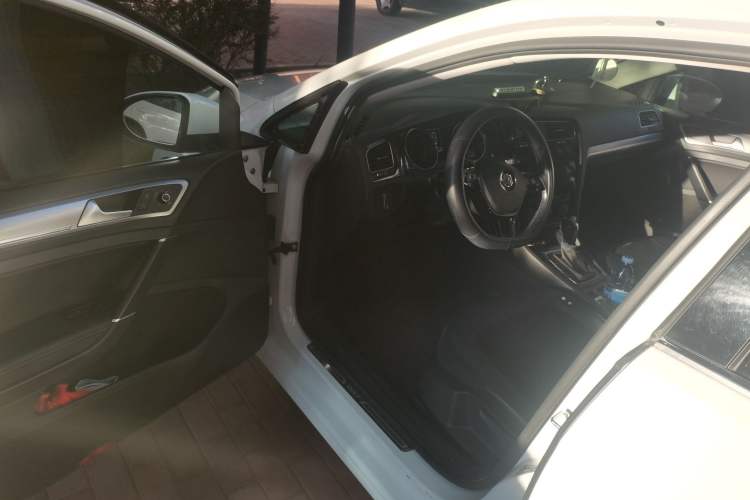 Used Volkswagen Golf 2018 1.6L Automatic Comfort Model Driver Seat
