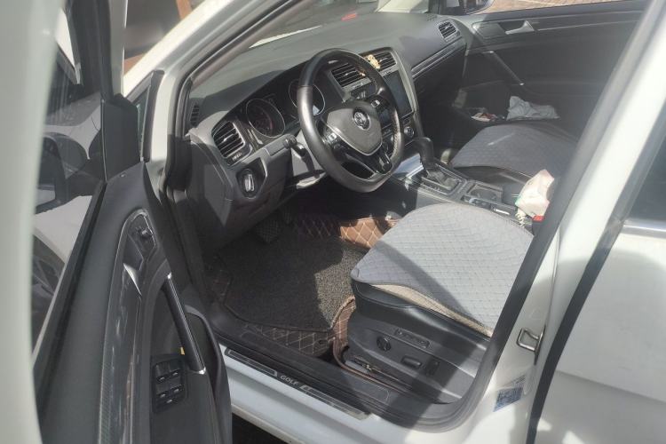 Used Volkswagen Golf 2018 230TSI Automatic Luxury Version Driver Seat