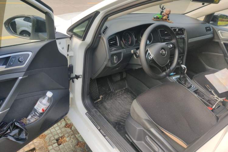 Used Volkswagen Golf 2018 1.6L Automatic Comfort Model Driver Seat