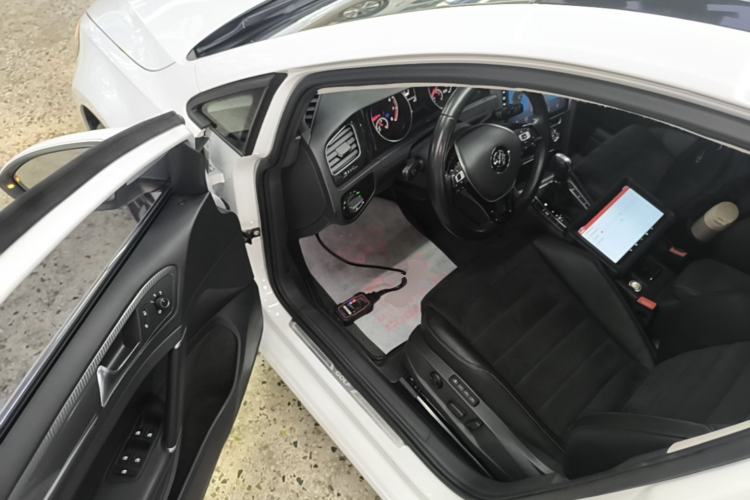 Used Volkswagen Golf 2018 230TSI Automatic Luxury Version Driver Seat