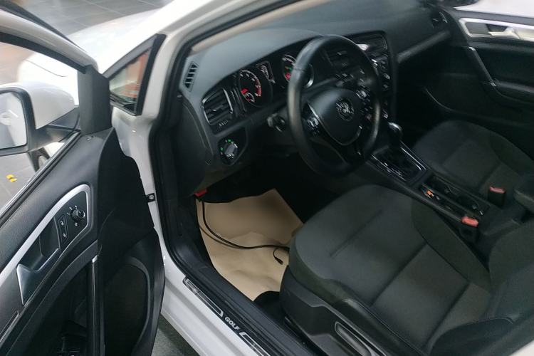 Used Volkswagen Golf 2018 230TSI Automatic Comfort Model Driver Seat
