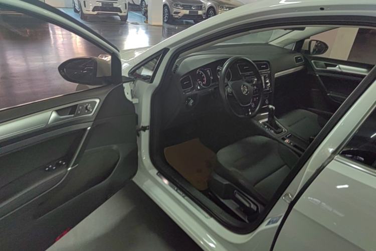 Used Volkswagen Golf 2018 230TSI Automatic Comfort Model Driver Seat