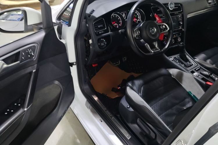 Used Volkswagen Golf 2018 280TSI Automatic R-Line Model Driver Seat