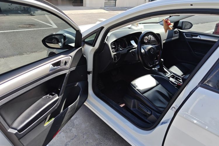Used Volkswagen Golf 2018 1.6L Automatic Fashion Model Driver Seat
