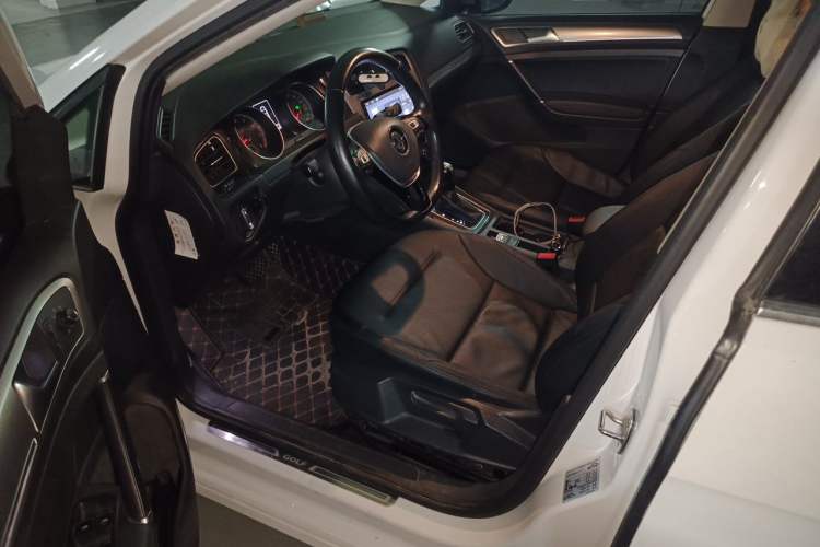 Used Volkswagen Golf 2018 1.6L Automatic Comfort Model Driver Seat