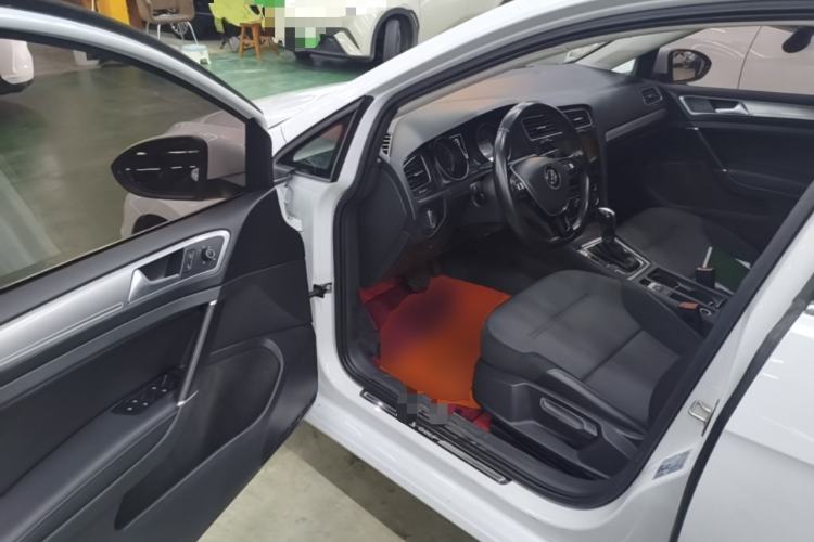 Used Volkswagen Golf 2018 1.6L Automatic Comfort Model Driver Seat