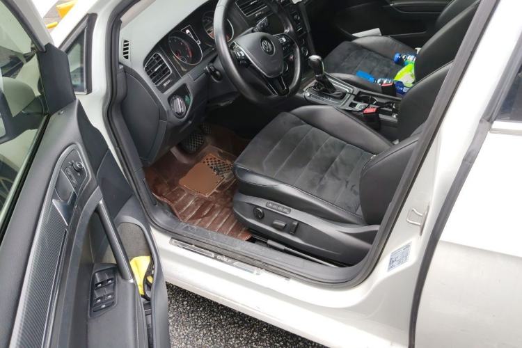 Used Volkswagen Golf 2018 230TSI Automatic Luxury Version Driver Seat