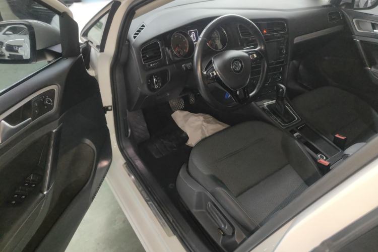 Used Volkswagen Golf 2018 230TSI Automatic Comfort Model Driver Seat