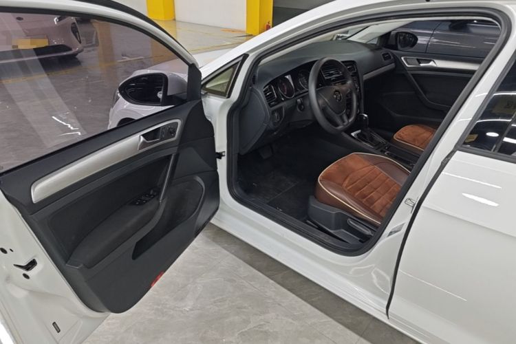 Used Volkswagen Golf 2018 1.6L Automatic Fashion Model Driver Seat