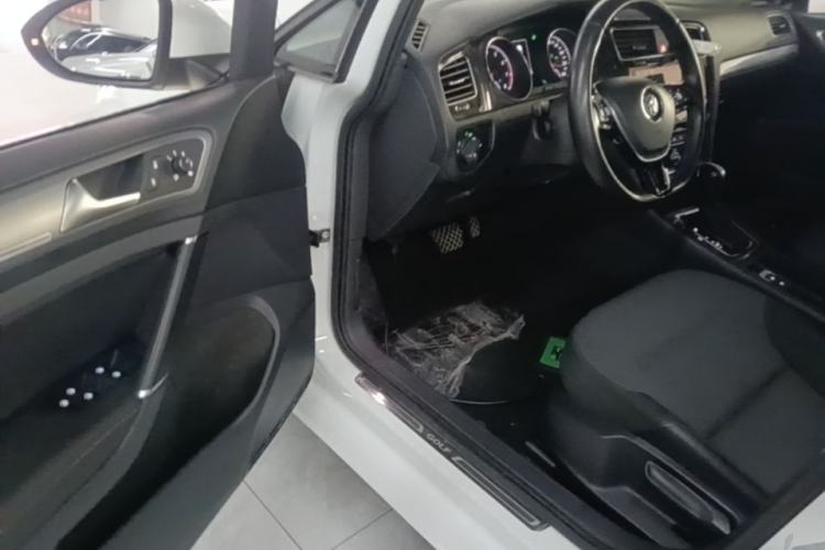 Used Volkswagen Golf 2018 230TSI Automatic Comfort Model Driver Seat