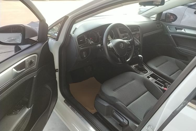 Used Volkswagen Golf 2018 230TSI Automatic Comfort Model Driver Seat