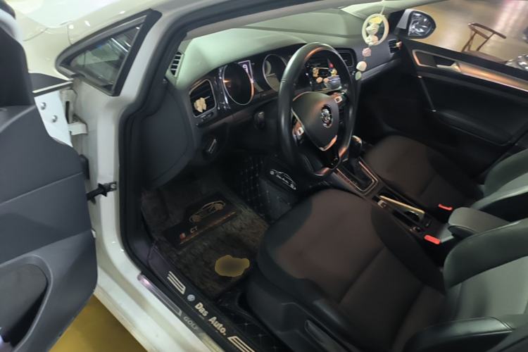 Used Volkswagen Golf 2018 230TSI Automatic Comfort Model Driver Seat