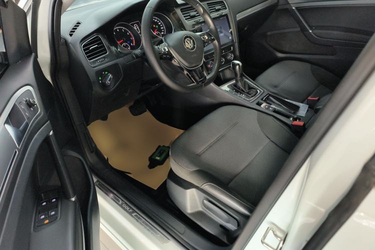 Used Volkswagen Golf 2018 1.6L Automatic Comfort Model Driver Seat