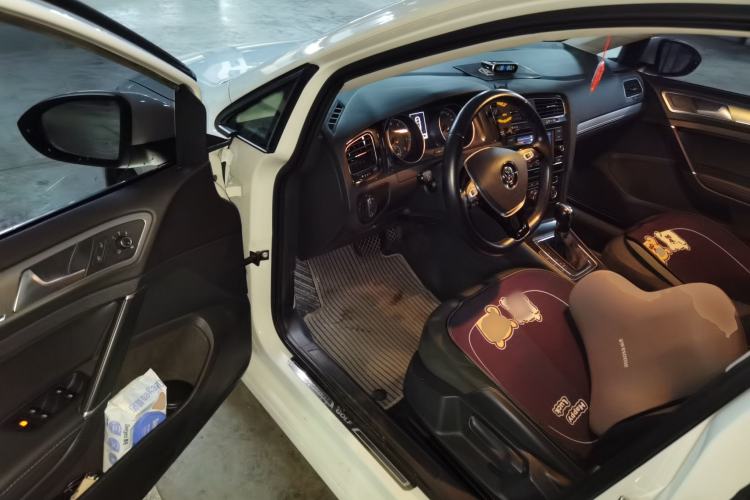 Used Volkswagen Golf 2018 1.6L Automatic Comfort Model Driver Seat