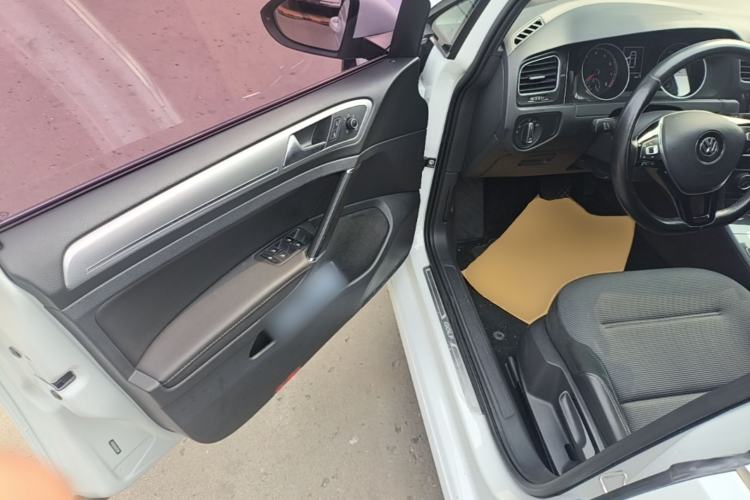 Used Volkswagen Golf 2018 230TSI Automatic Comfort Model Driver Seat