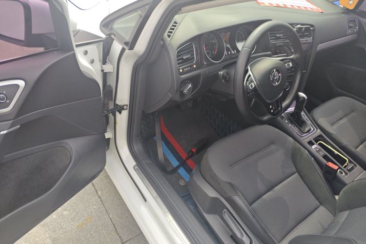 Used Volkswagen Golf 2018 1.6L Automatic Comfort Model Driver Seat