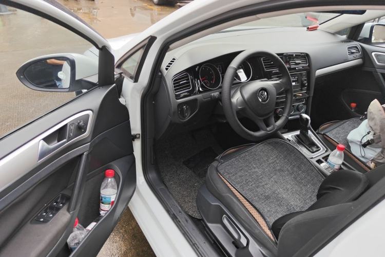 Used Volkswagen Golf 2018 1.6L Automatic Fashion Model Driver Seat