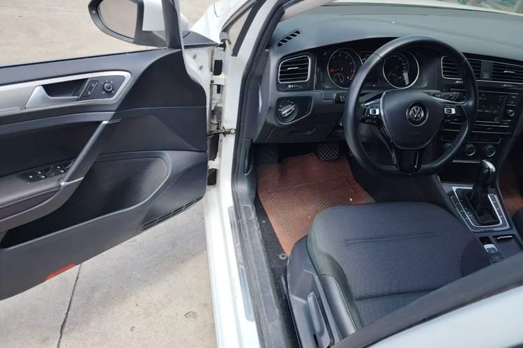 Used Volkswagen Golf 2018 1.6L Automatic Comfort Model Driver Seat