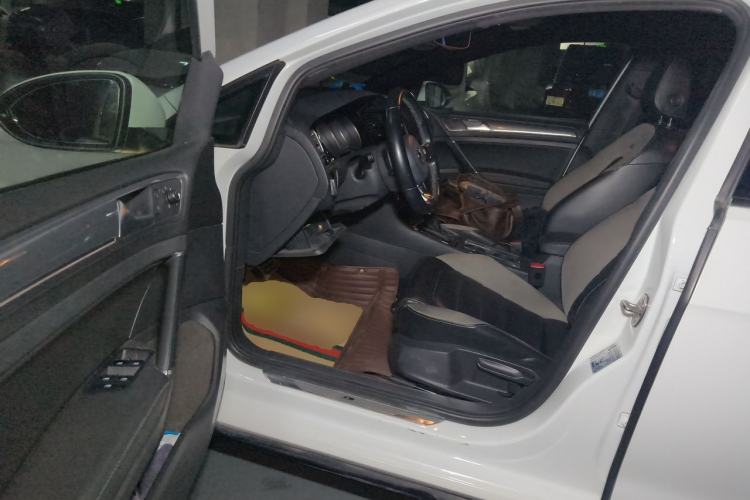Used Volkswagen Golf 2018 280TSI Automatic R-Line Model Driver Seat