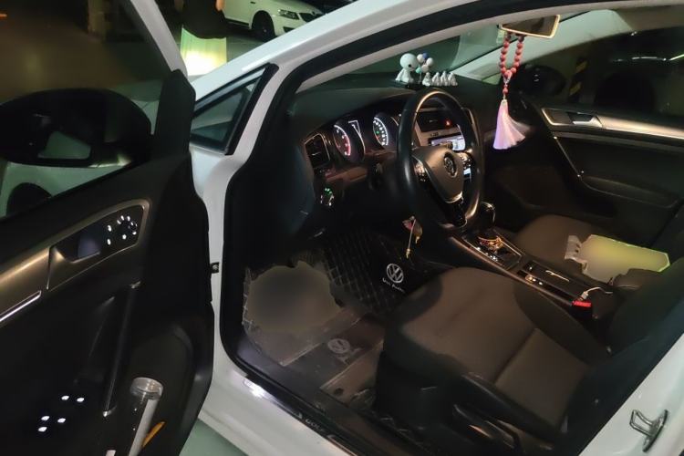 Used Volkswagen Golf 2018 1.6L Automatic Comfort Model Driver Seat