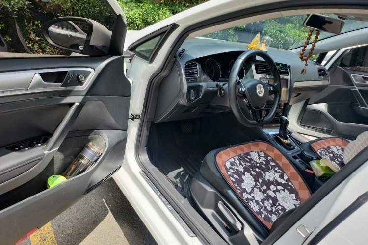 Used Volkswagen Golf 2018 230TSI Automatic Comfort Model Driver Seat