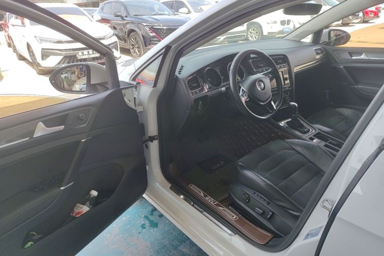 Used Volkswagen Golf 2018 230TSI Automatic Luxury Version Driver Seat
