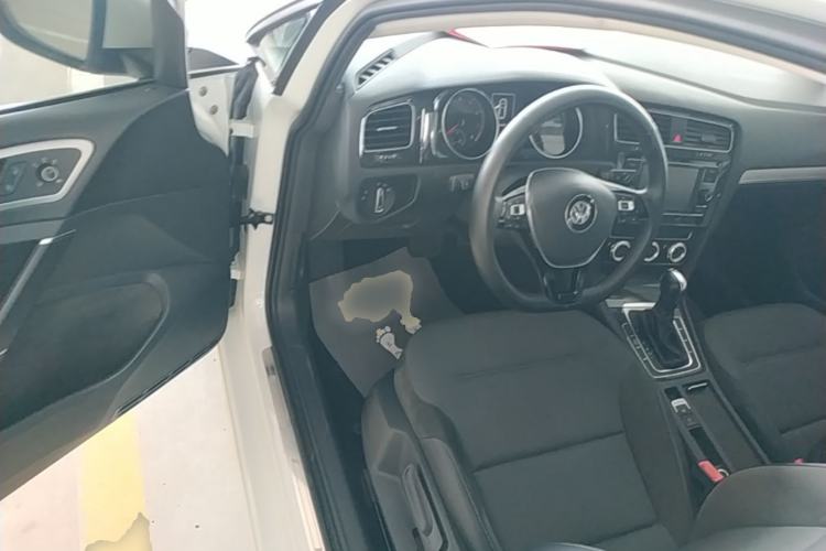 Used Volkswagen Golf 2018 230TSI Automatic Comfort Model Driver Seat