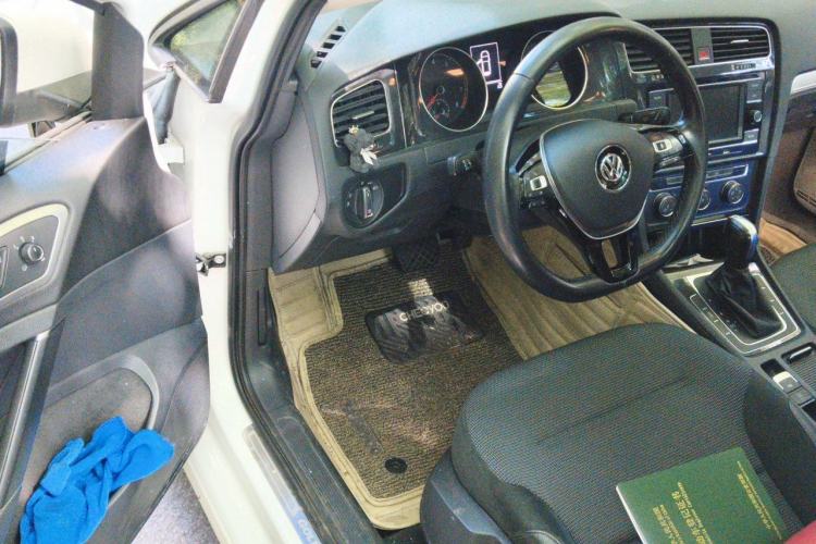 Used Volkswagen Golf 2018 230TSI Automatic Comfort Model Driver Seat