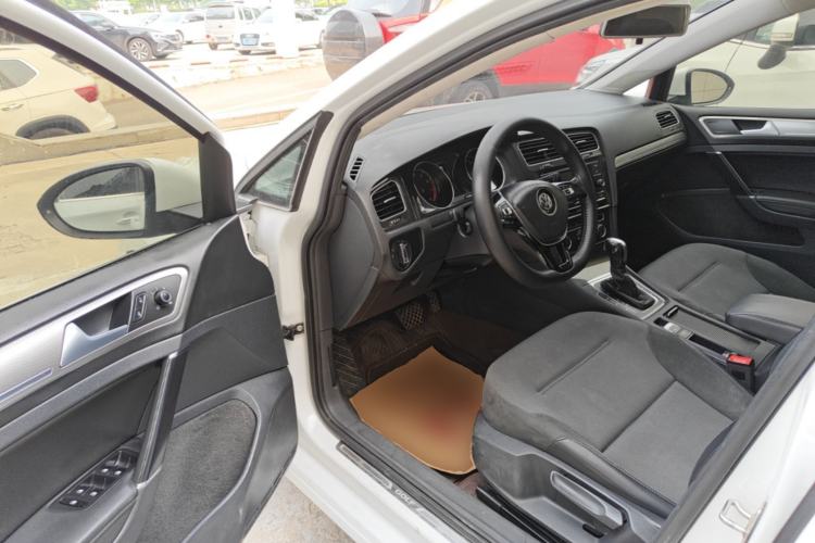 Used Volkswagen Golf 2018 230TSI Automatic Comfort Model Driver Seat