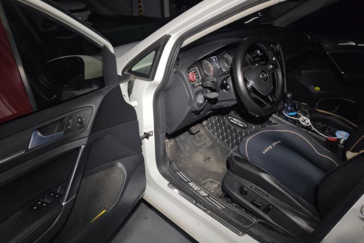 Used Volkswagen Golf 2018 230TSI Automatic Luxury Version Driver Seat