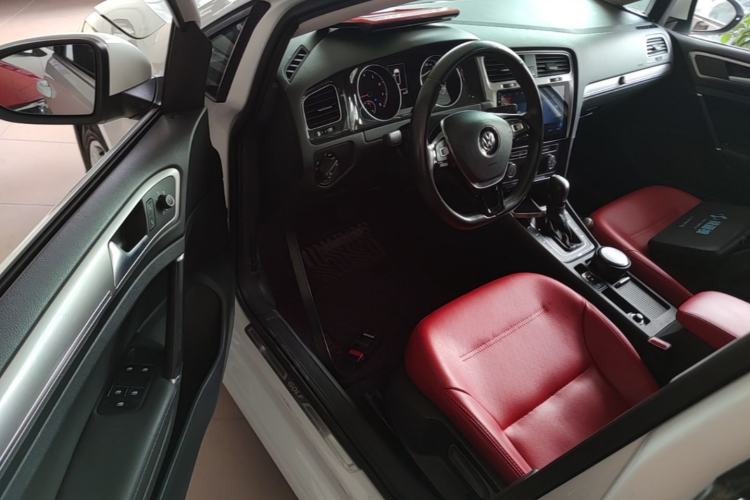 Used Volkswagen Golf 2018 230TSI Automatic Comfort Model Driver Seat