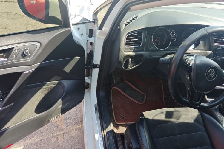 Used Volkswagen Golf 2018 230TSI Automatic Luxury Version Driver Seat