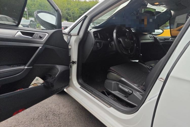 Used Volkswagen Golf 2018 1.6L Automatic Comfort Model Driver Seat