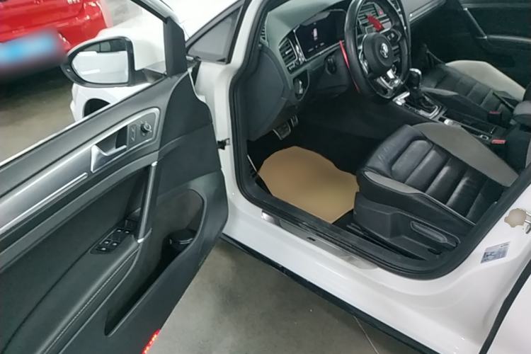 Used Volkswagen Golf 2018 280TSI Automatic R-Line Model Driver Seat